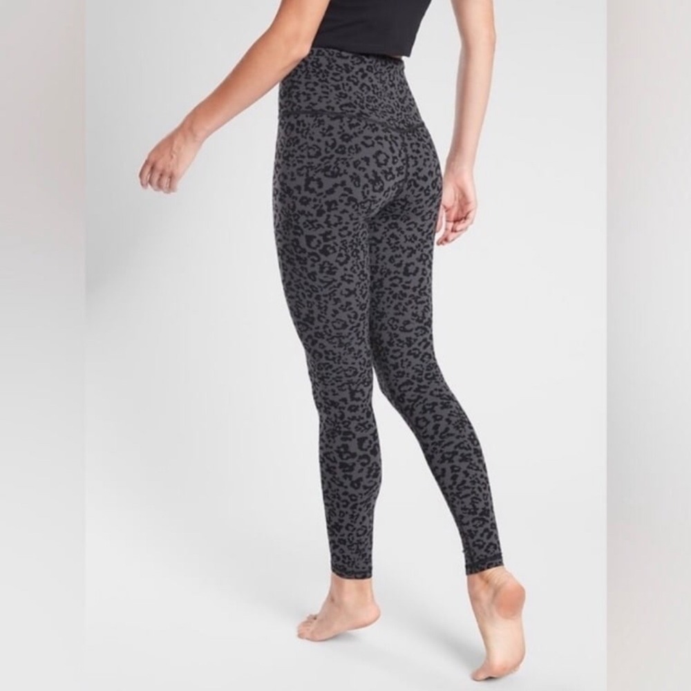 Athleta Elation Ultra High Rise Tight Grey Leopard atheltic Legging Womens Small - Picture 2 of 7